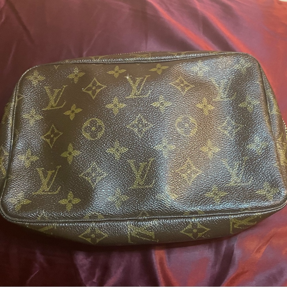 🤎Louis Vuitton Vintage Preloved Cosmetic Bag💛